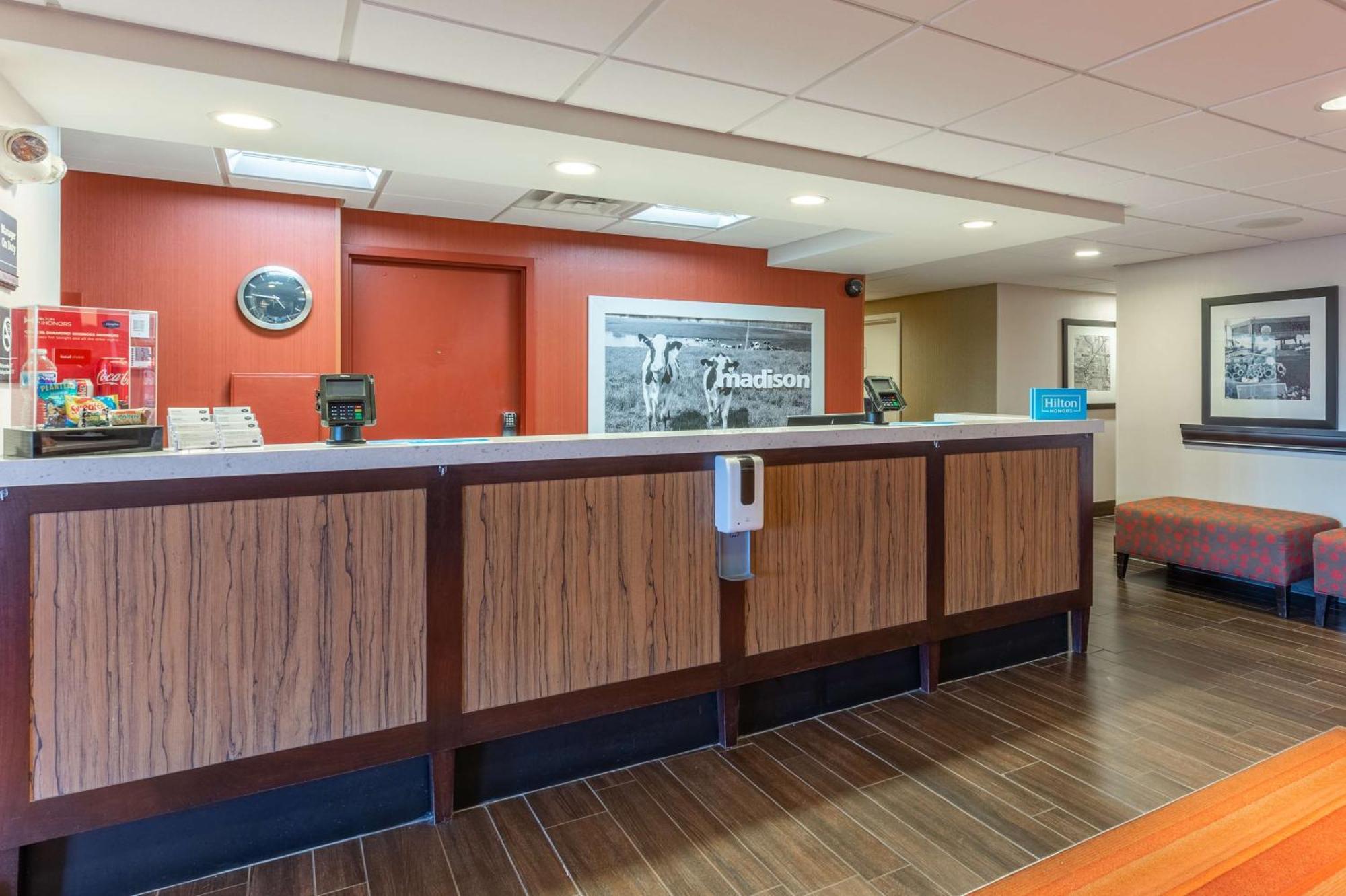 Hampton Inn Madison East Towne Mall Area Exterior foto