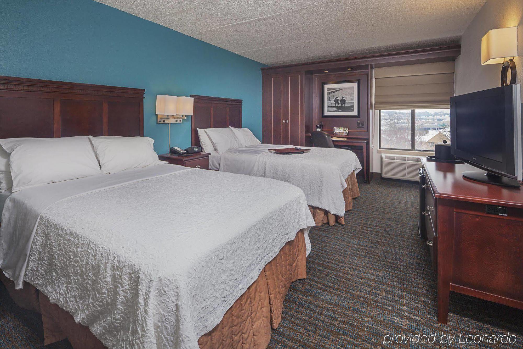 Hampton Inn Madison East Towne Mall Area Exterior foto