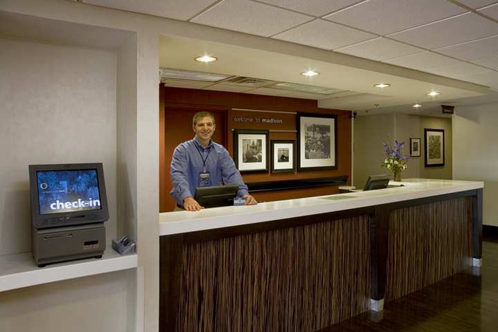 Hampton Inn Madison East Towne Mall Area Interior foto